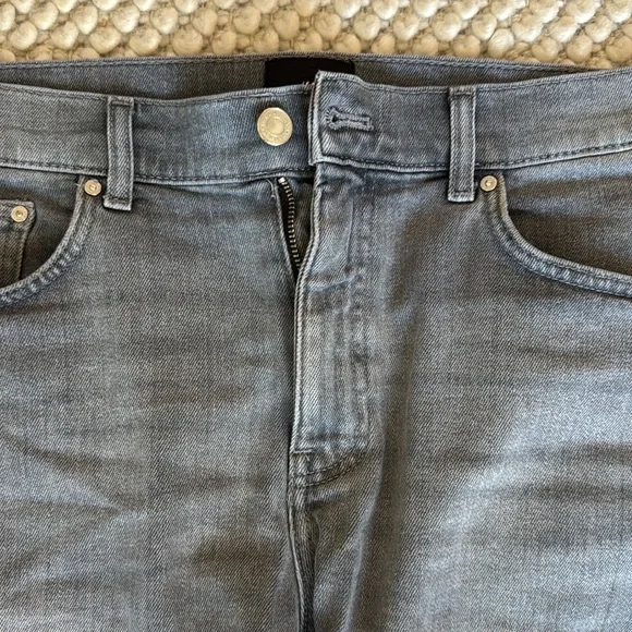 H&M Men's Grey Denim Jean Shorts Waist Size 31 - Picture 3 of 7